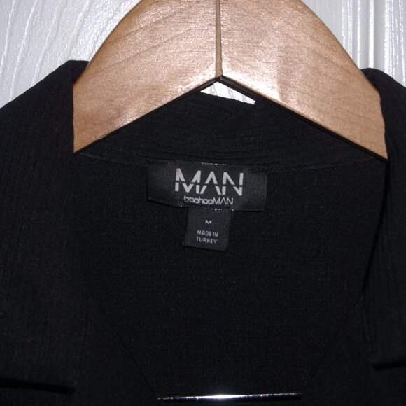 BoohooMan Short Sleeve Revere Oversized Fit Pleated Shirt - Picture 2 of 3